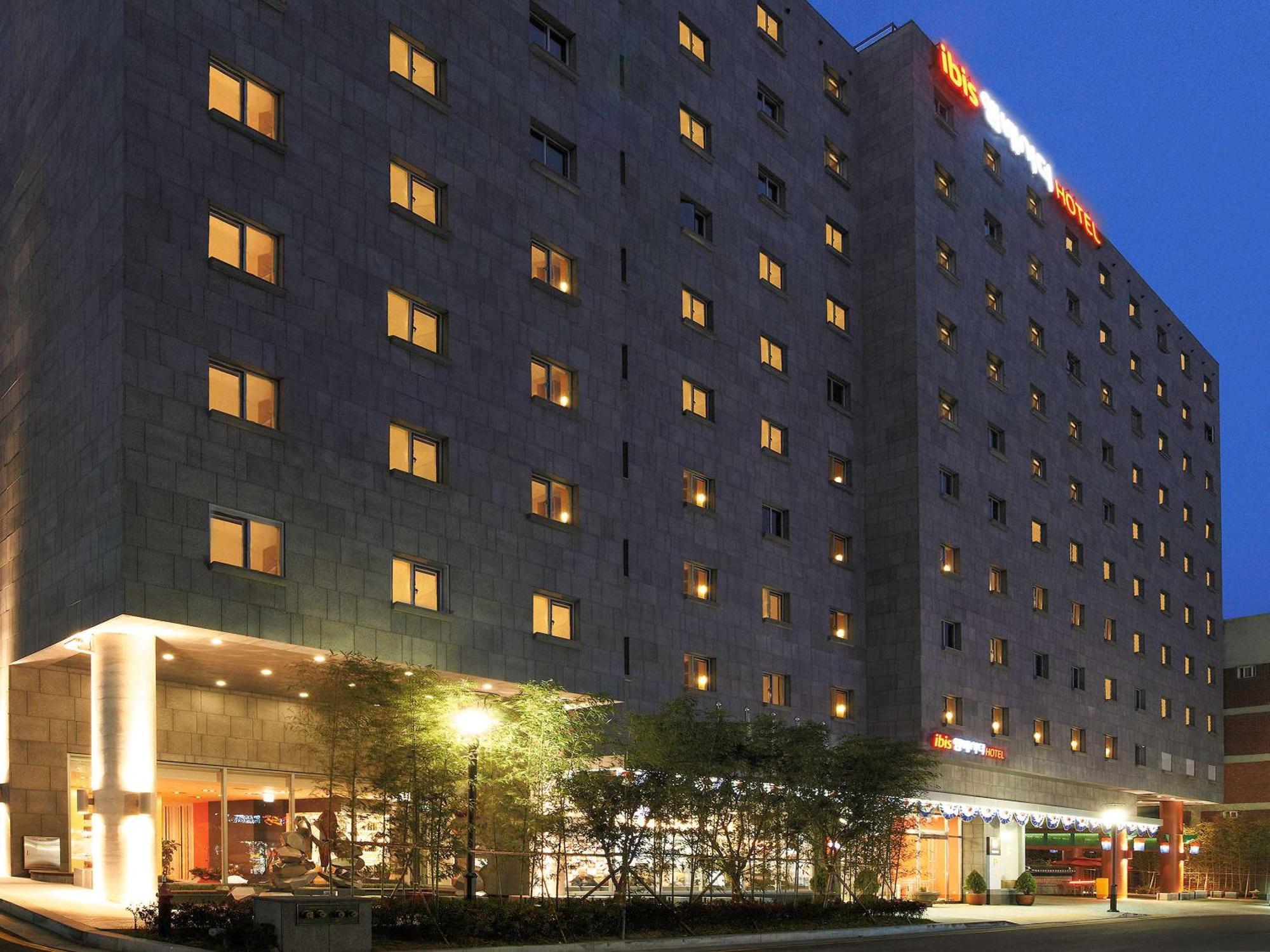 Готель Ibis Ambassador Seoul Insadong-Newly Renovated In 2025 Екстер'єр фото
